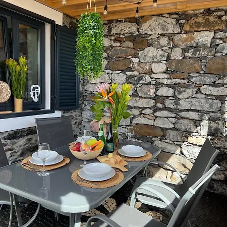 Sun, View & Serenity House In Sao Goncalo Funchal (Madeira)