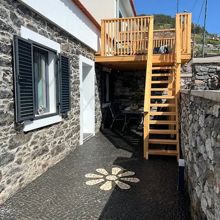 Sun, View & Serenity House In Sao Goncalo * Funchal (Madeira)
